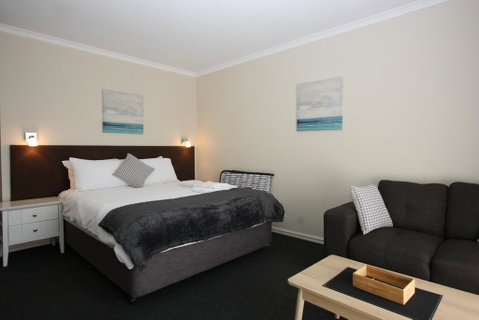 Resort Serviced Apartments - Mandurah - Whitsundays Accommodation 2
