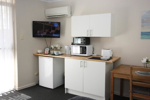 Resort Serviced Apartments - Mandurah - Whitsundays Accommodation 3