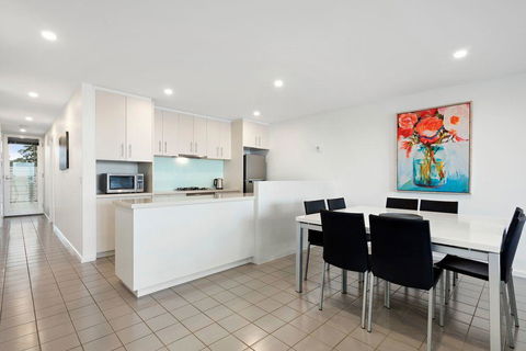 Rip N View - Whitsundays Accommodation 2