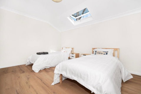 Riverwood Bright 3 Bedroom House With Parking - Whitsundays Accommodation 1
