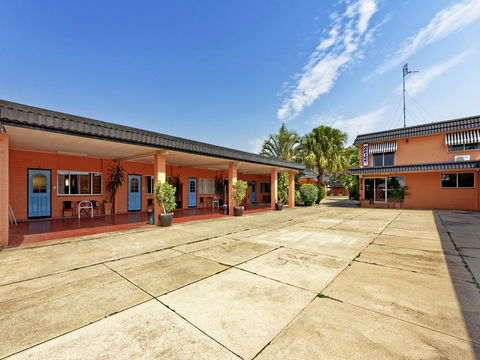 Riviera Motel Bundaberg - Whitsundays Accommodation 1