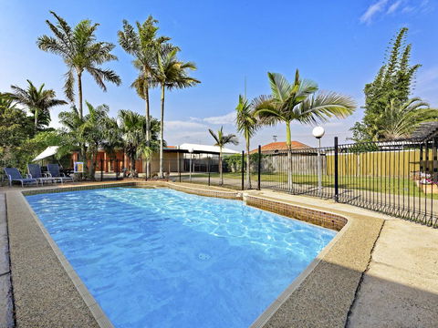 Riviera Motel Bundaberg - Whitsundays Accommodation 0