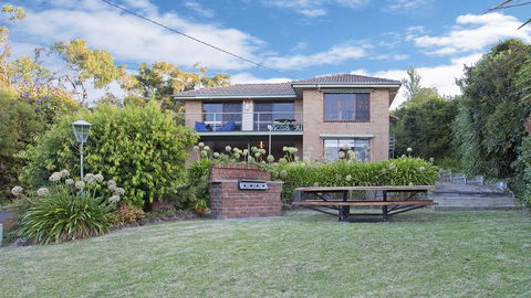 ROANJOKA - DROMANA.... - Whitsundays Accommodation 1