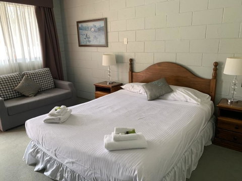 Robertson Country Motel - Whitsundays Accommodation 3