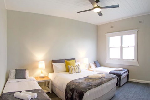 Robertson Public House And Kitchen - Whitsundays Accommodation 2