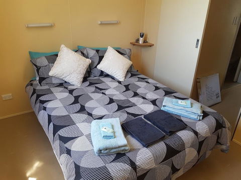 Rocks Retreat Cabin 3 - Lobster - Whitsundays Accommodation 1