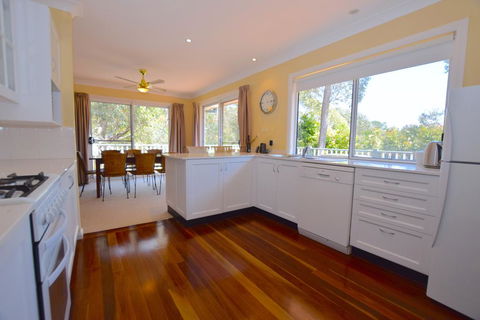Rocky Mountain Cottage - Whitsundays Accommodation 2