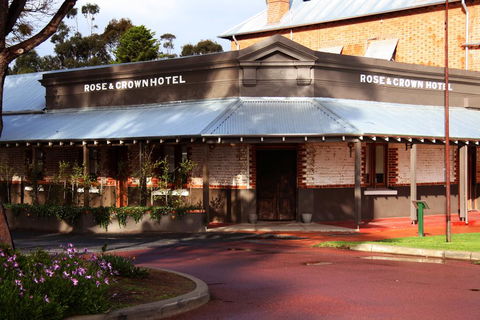 Rose & Crown Hotel - Whitsundays Accommodation 0