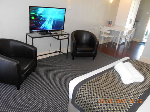 Rose City Motor Inn - Whitsundays Accommodation 2