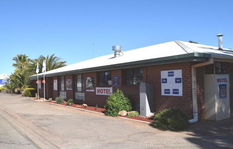 Roundhouse Motel - Whitsundays Accommodation 0