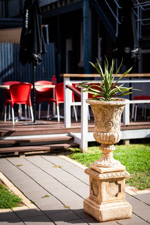 Royal Hotel - Whitsundays Accommodation 3