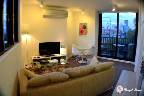 Royal Stays Apartments Melbourne - Docklands - Whitsundays Accommodation 2