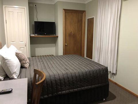 Roydons Motor Inn - Whitsundays Accommodation 3