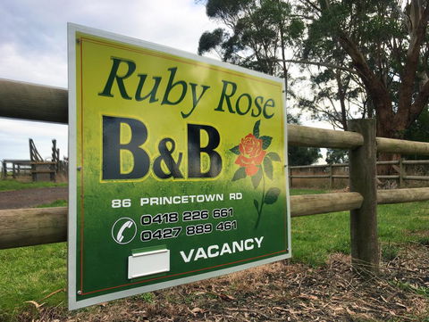 Ruby Rose - Whitsundays Accommodation 0