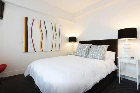 Rubys Room With A View @ Potts Point - Whitsundays Accommodation 2