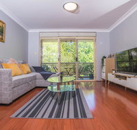 Rustic Hardwood 2 Bedroom Apartment in Randwick - Whitsundays Accommodation