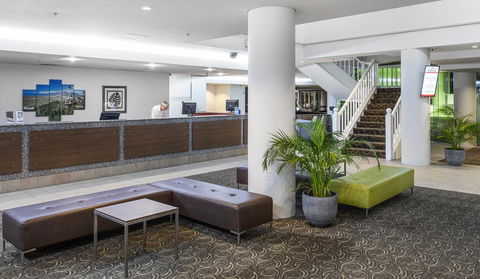 Rydges Esplanade Resort Cairns - Whitsundays Accommodation 2