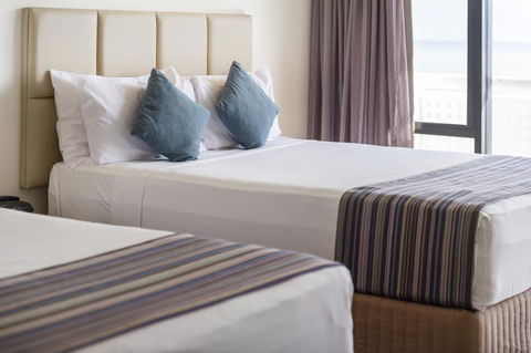 Rydges Esplanade Resort Cairns - Whitsundays Accommodation 3