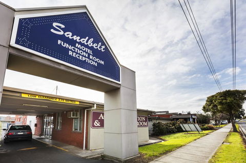 Sandbelt Club Hotel - Whitsundays Accommodation 3
