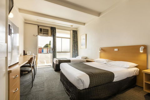 Sandbelt Club Hotel - Whitsundays Accommodation 2