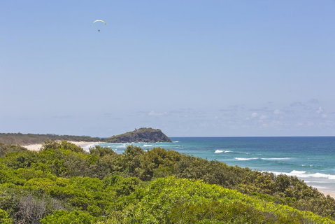Sandpiper Beach Front House - Whitsundays Accommodation 1