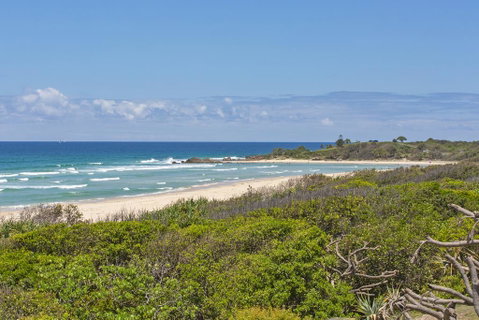 Sandpiper Beach Front House - Whitsundays Accommodation 2