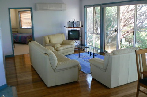 Sandy Point Beach Escape 1 Bedroom Apartment - Whitsundays Accommodation 3