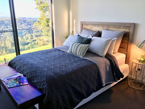 Scandinavian Cabin - Maleny - One Bedroom - Whitsundays Accommodation 3