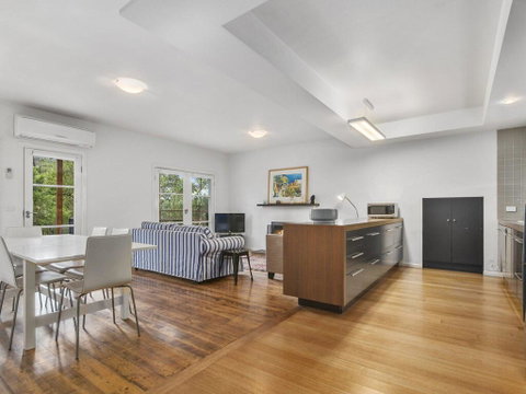 SEA CORNER - Anglesea - Whitsundays Accommodation 1