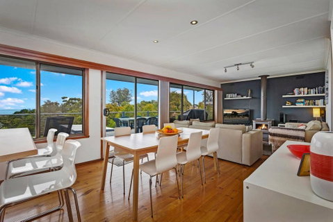 SEA URCHIN - Beautiful Skenes Creek Home - Whitsundays Accommodation 0