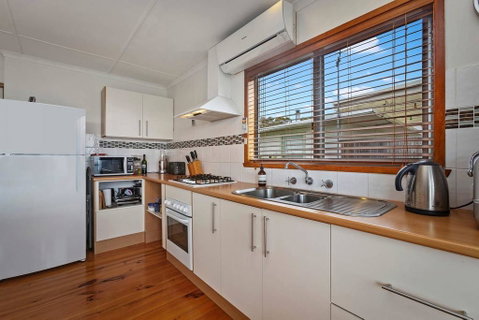 SEA URCHIN - Beautiful Skenes Creek Home - Whitsundays Accommodation 3