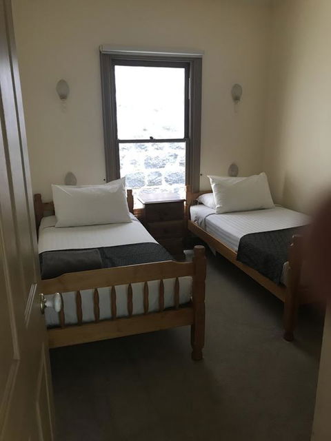 Seacombe House Motor Inn Port Fairy - Whitsundays Accommodation 2