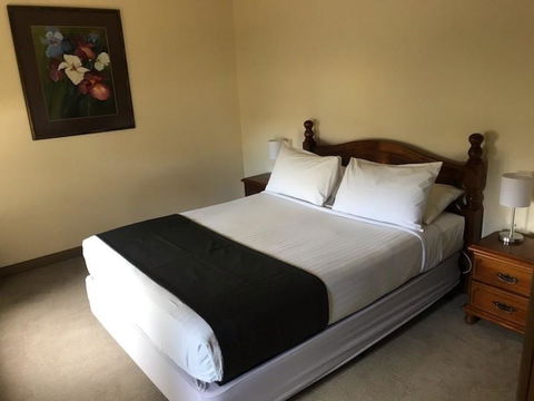 Seacombe House Motor Inn Port Fairy - Whitsundays Accommodation 1