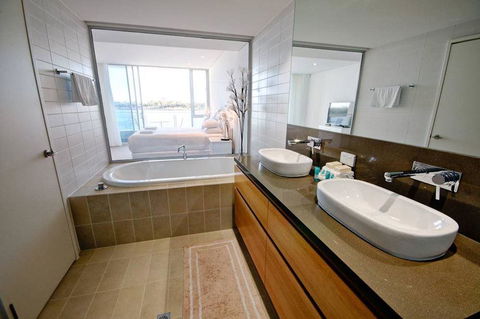 Seapoint 102 - Whitsundays Accommodation 0