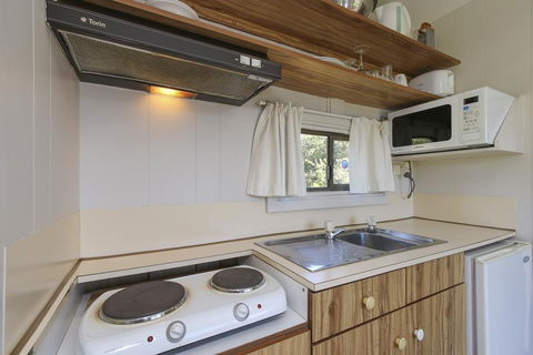 Serpentine Falls Tourist Village - Whitsundays Accommodation 2