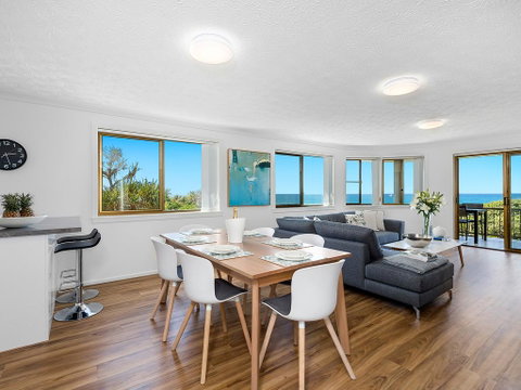 Shoreline Six With Ocean Views To See The Whales - Whitsundays Accommodation 3
