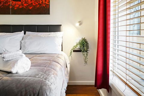 Short Stays Gippsland Trafalgar - Whitsundays Accommodation 0