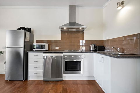 Short Stays Gippsland Trafalgar - Whitsundays Accommodation 2