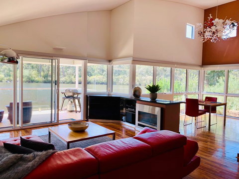 Silkwood Estate - Whitsundays Accommodation 1