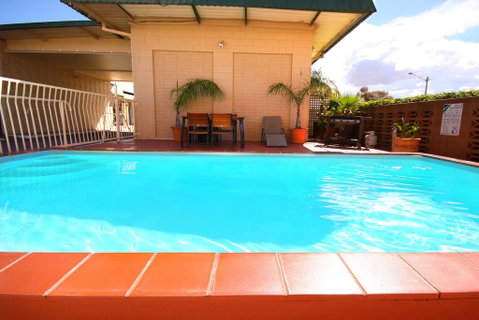 Silver Haven Motor Inn - Whitsundays Accommodation 0