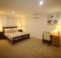 Silver House - Melbourne Airport Accommodation - Whitsundays Accommodation