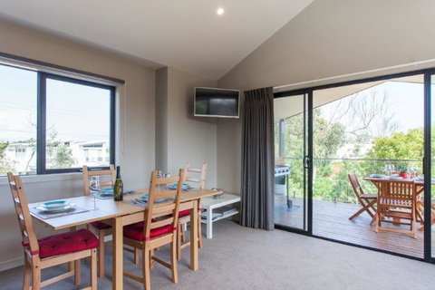 Silversands Beach Cottage - Whitsundays Accommodation 3