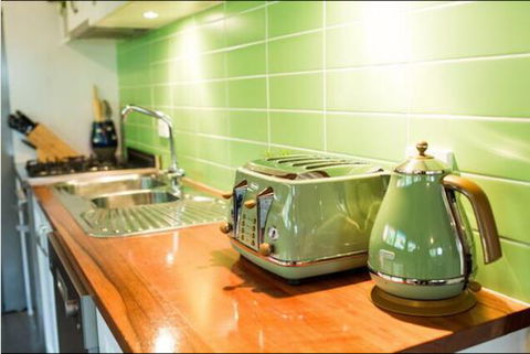 Sinnamons Cottage - Whitsundays Accommodation 2