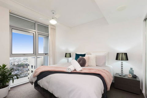 SK1 - Spotless 2BR SkyHome Long Stays Welcome - Whitsundays Accommodation 2