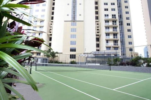 SK2 - 3BR With Pool Gym Steam Room In Story Bridge - Whitsundays Accommodation 2