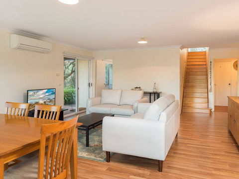 Sky Mirror Cottage - Whitsundays Accommodation 2