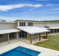 Skyline Farm House - Whitsundays Accommodation
