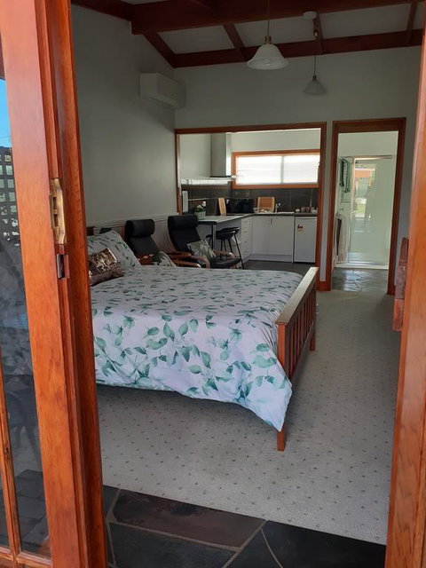 Sleepy Hollow Hideout (Hidout 2) - Whitsundays Accommodation 3