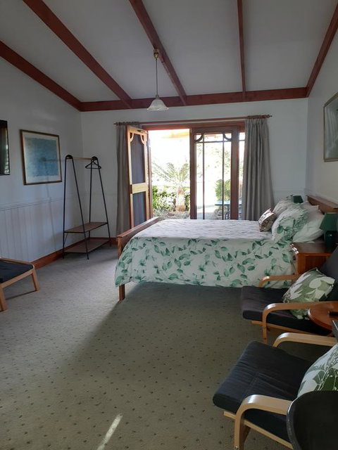 Sleepy Hollow Hideout (Hidout 2) - Whitsundays Accommodation 2