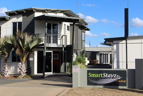 Smart Stayzzz Inns - Whitsundays Accommodation 0